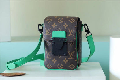 Franco Shops - Louis Vuittons  - 10081