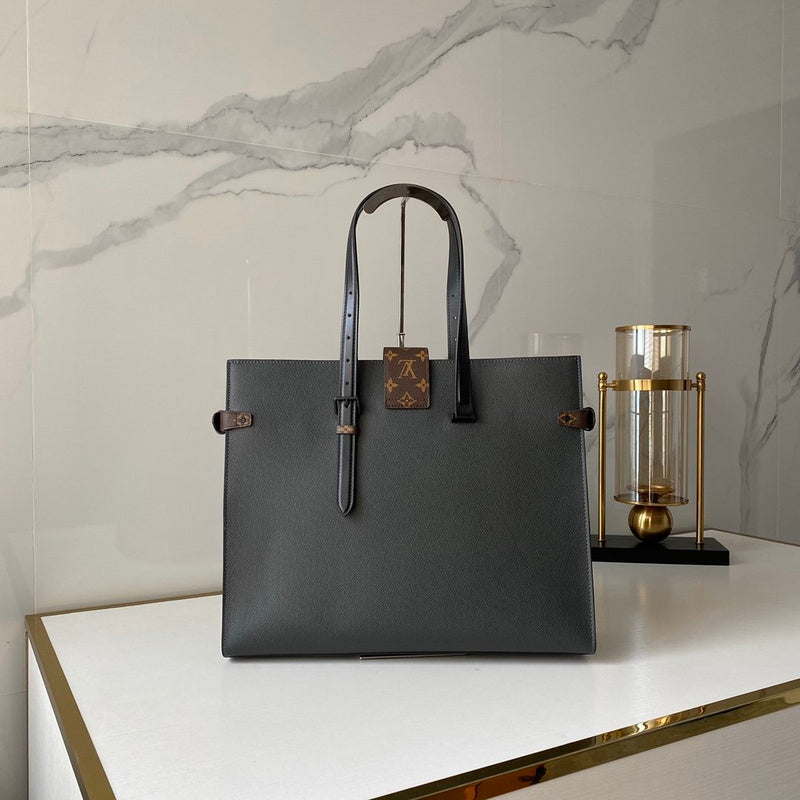 Franco Shops - Louis Vuittons  - 15551