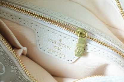 Franco Shops - Louis Vuittons  - 9943