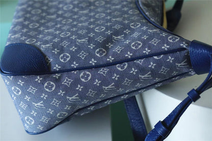Franco Shops - Louis Vuittons  - 9944