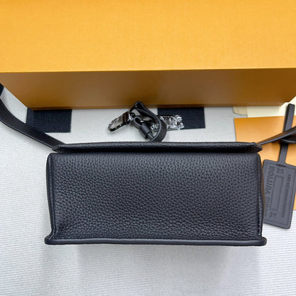 Franco Shops - Louis Vuittons  - 9969