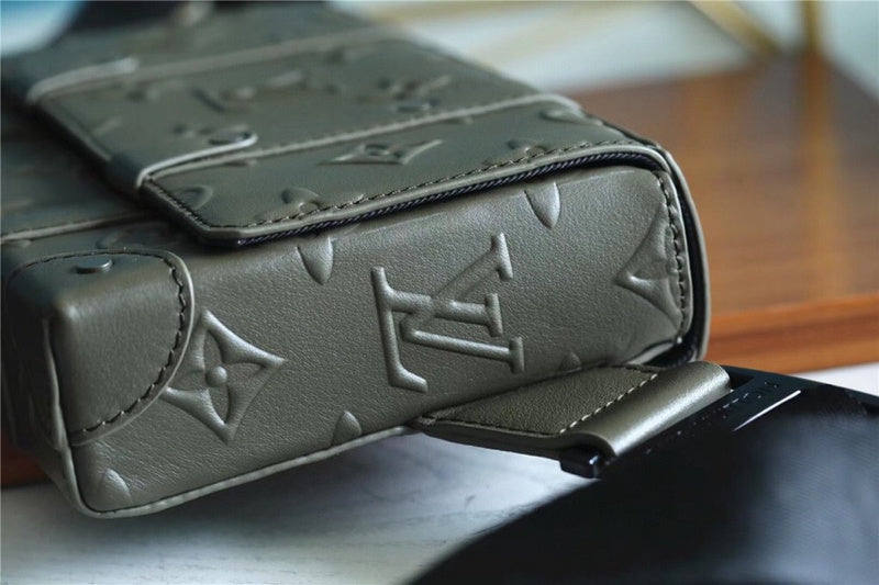 Franco Shops - Louis Vuittons  - 10041