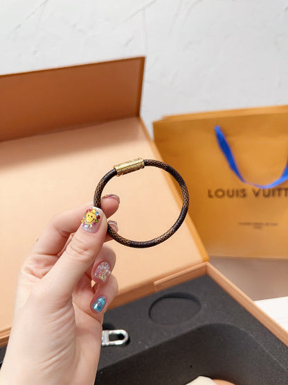 Franco Shops - Louis Vuittons  - 14887
