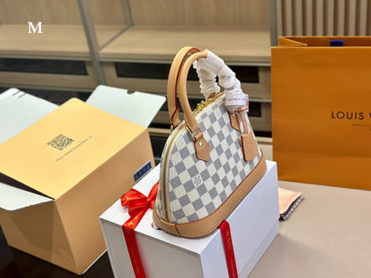 Franco Shops - Louis Vuittons  - 15015