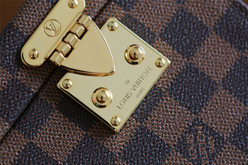 Franco Shops - Louis Vuittons  - 9344