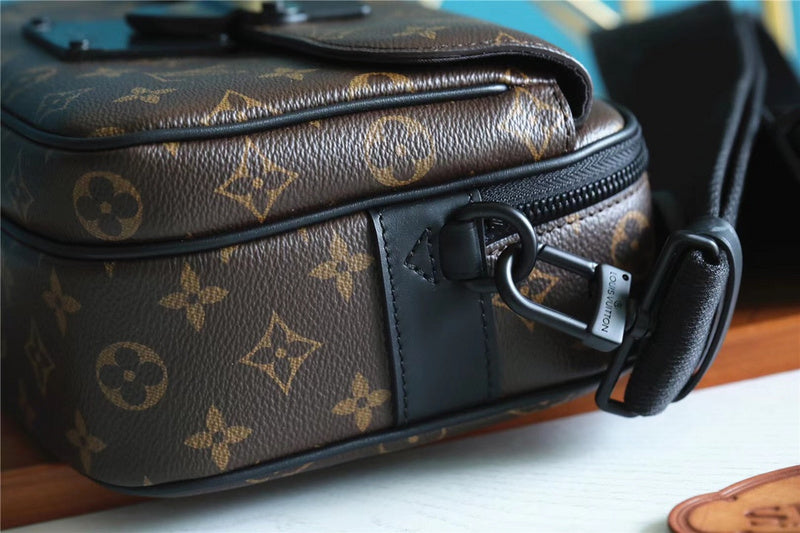 Franco Shops - Louis Vuittons  - 10094
