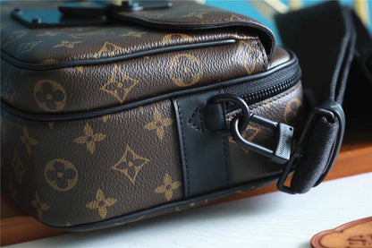 Franco Shops - Louis Vuittons  - 10094