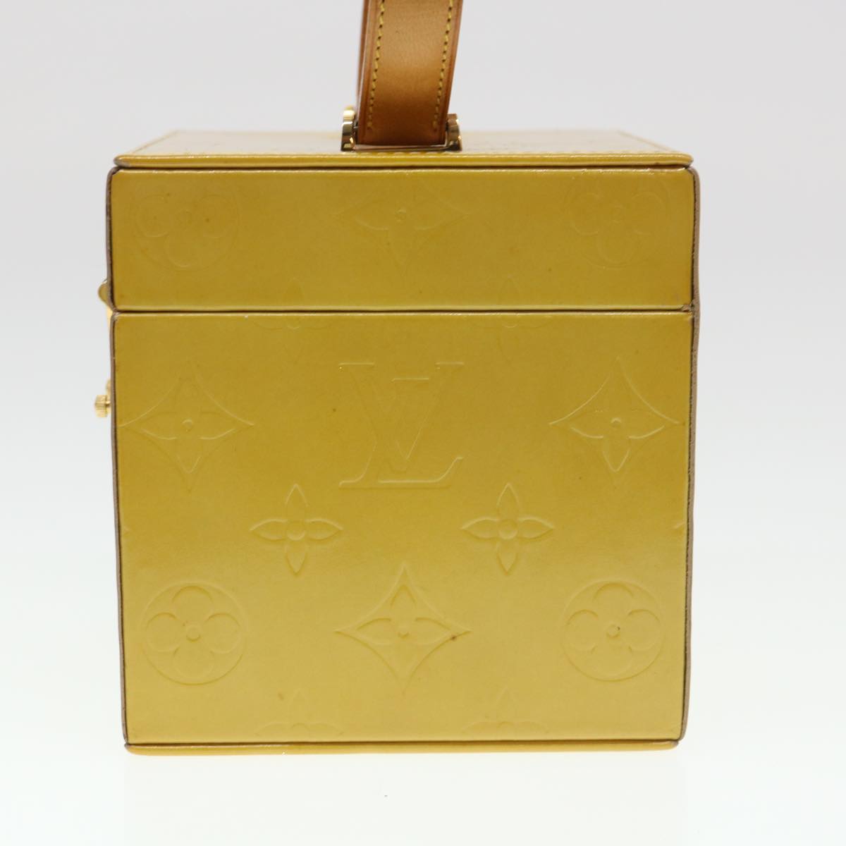 LOUIS VUITTON Monogram Vernis Bleecker Cosmetic Pouch Beige M91002 Auth 39256