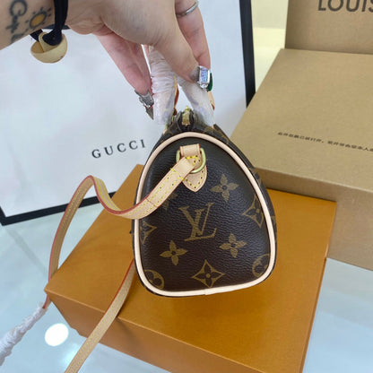 Franco Shops - Louis Vuittons  - 15071