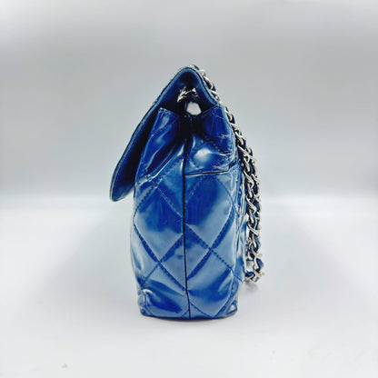 Chanel Quilted In the Business navy blue patent leather Flap bag TWS