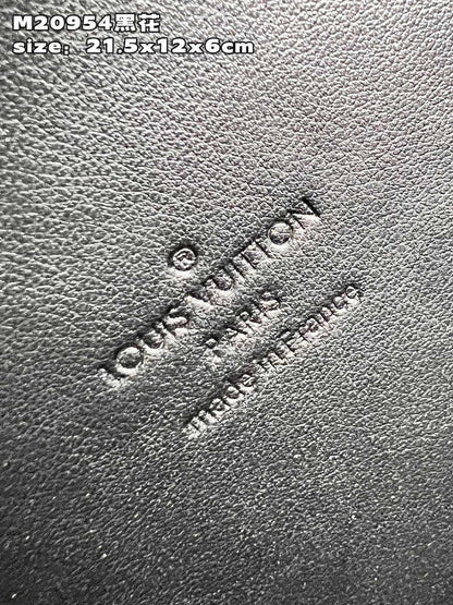 Franco Shops - Louis Vuittons  - 15399