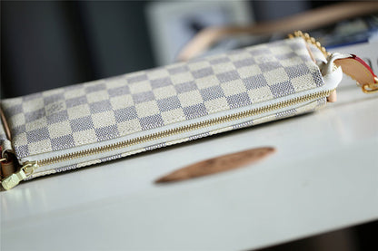 Franco Shops - Louis Vuittons  - 9377