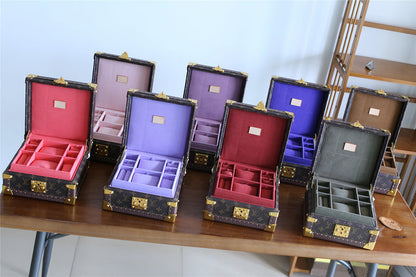 Franco Shops - Louis Vuittons  - 9550