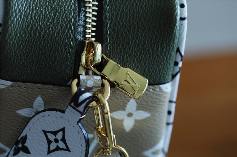 Franco Shops - Louis Vuittons  - 9394
