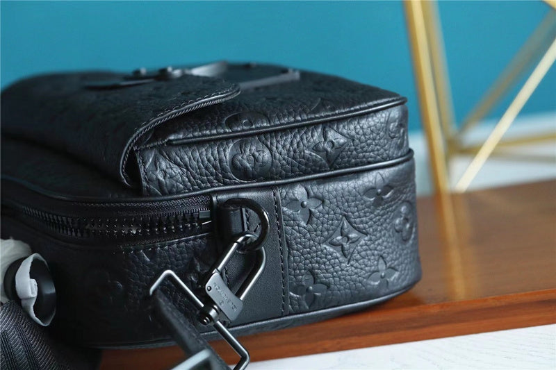 Franco Shops - Louis Vuittons  - 10102