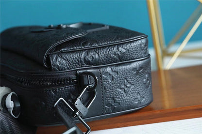 Franco Shops - Louis Vuittons  - 10102
