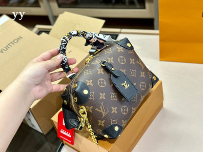 Franco Shops - Louis Vuittons  - 14995