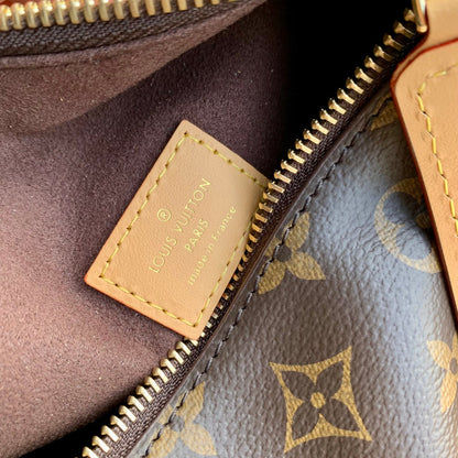 Franco Shops - Louis Vuittons  - 15507