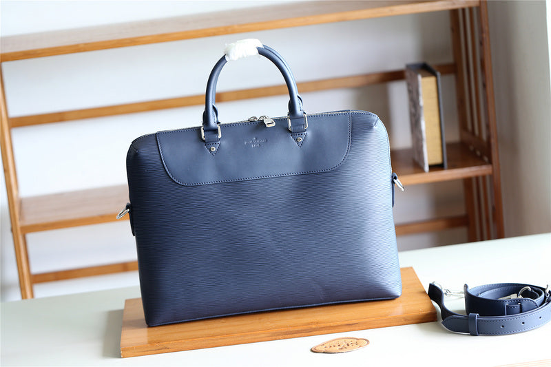 Franco Shops - Louis Vuittons  - 9851