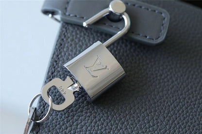 Franco Shops - Louis Vuittons  - 10031
