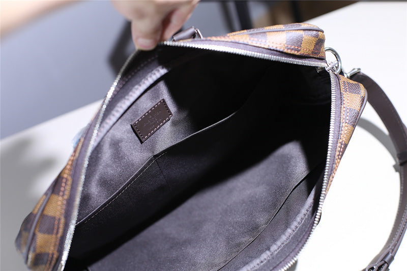 Franco Shops - Louis Vuittons  - 9857