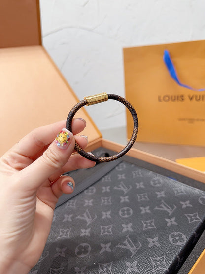 Franco Shops - Louis Vuittons  - 15019