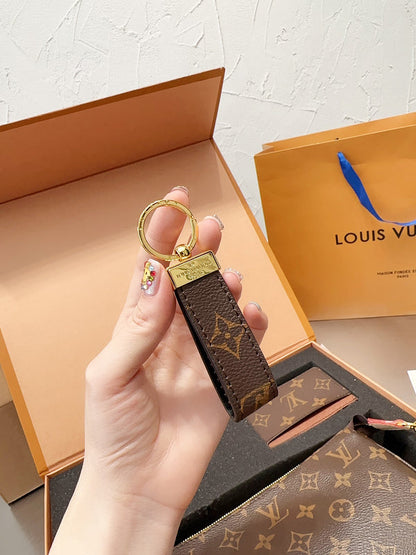 Franco Shops - Louis Vuittons  - 14881