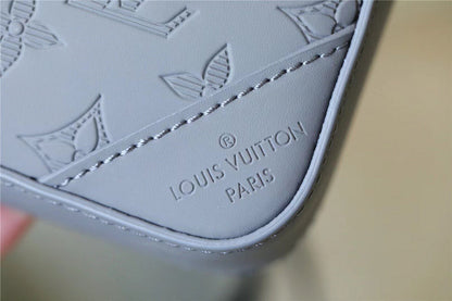 Franco Shops - Louis Vuittons  - 10048
