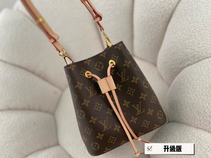 Franco Shops - Louis Vuittons  - 15075