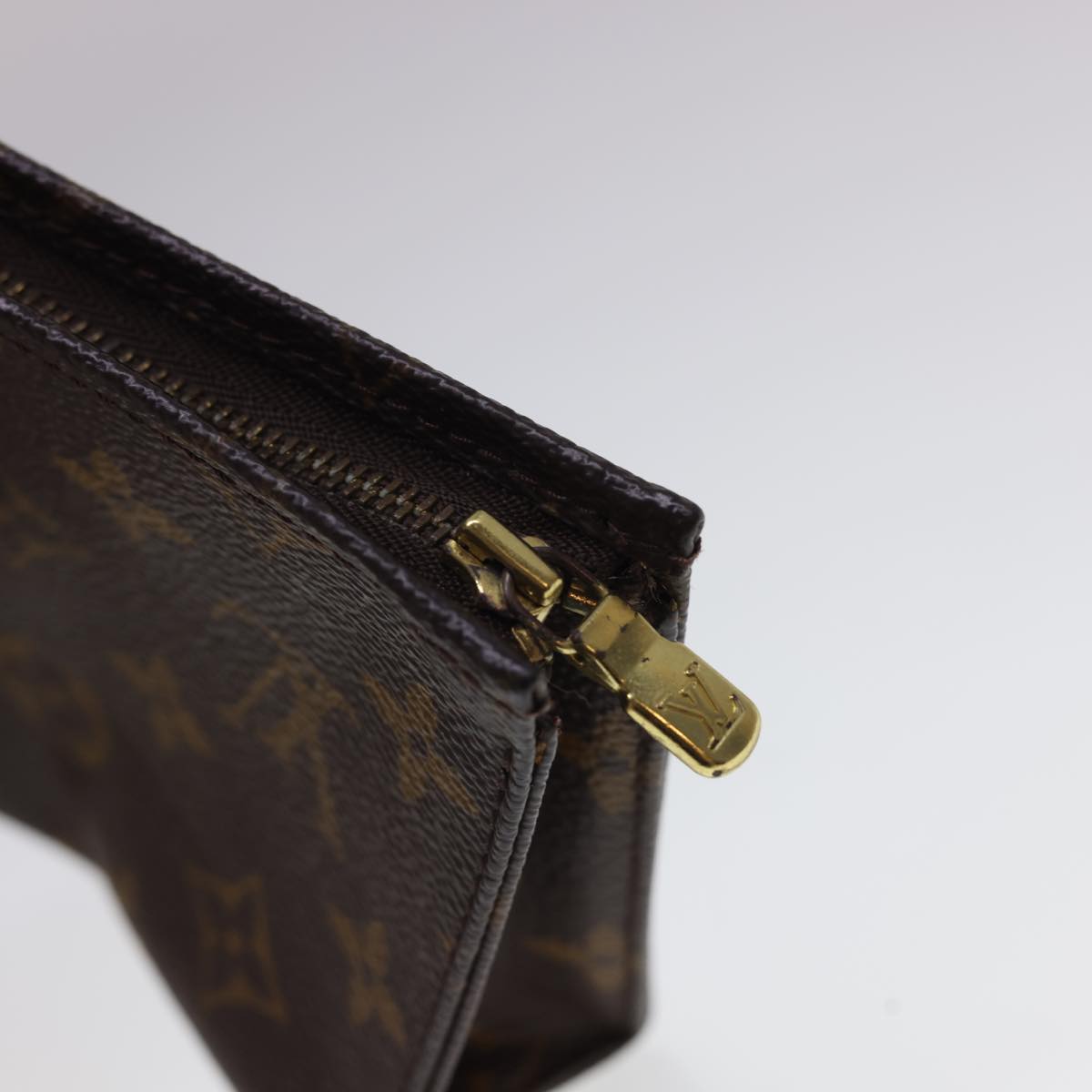 LOUIS VUITTON Monogram Poche Toilette 15 Pouch M47546 LV Auth 40511