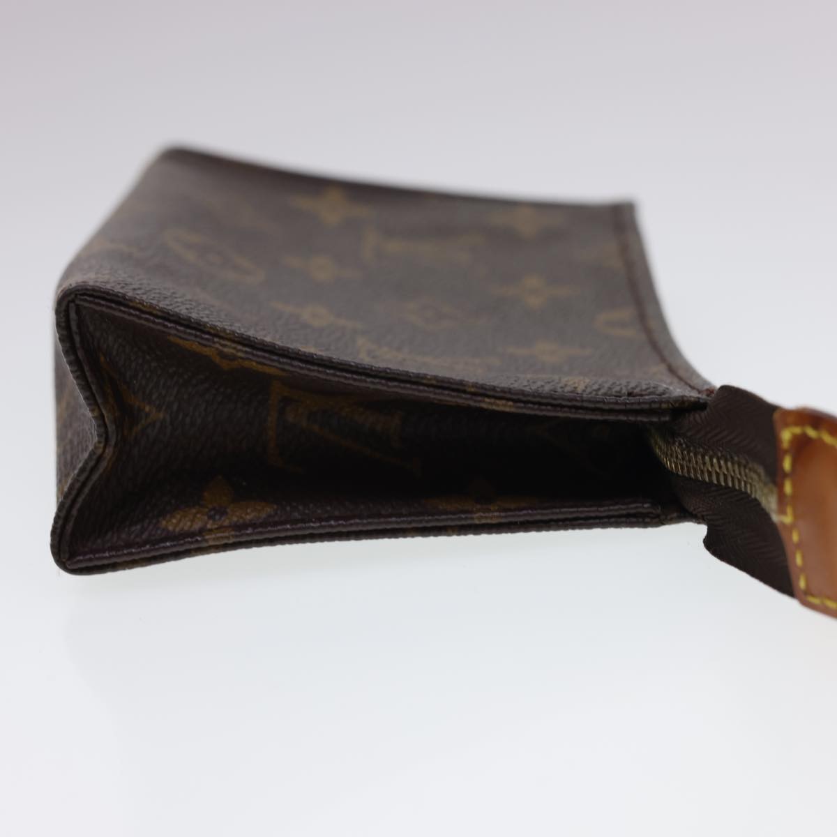 LOUIS VUITTON Monogram Poche Toilette 15 Pouch M47546 LV Auth 40511