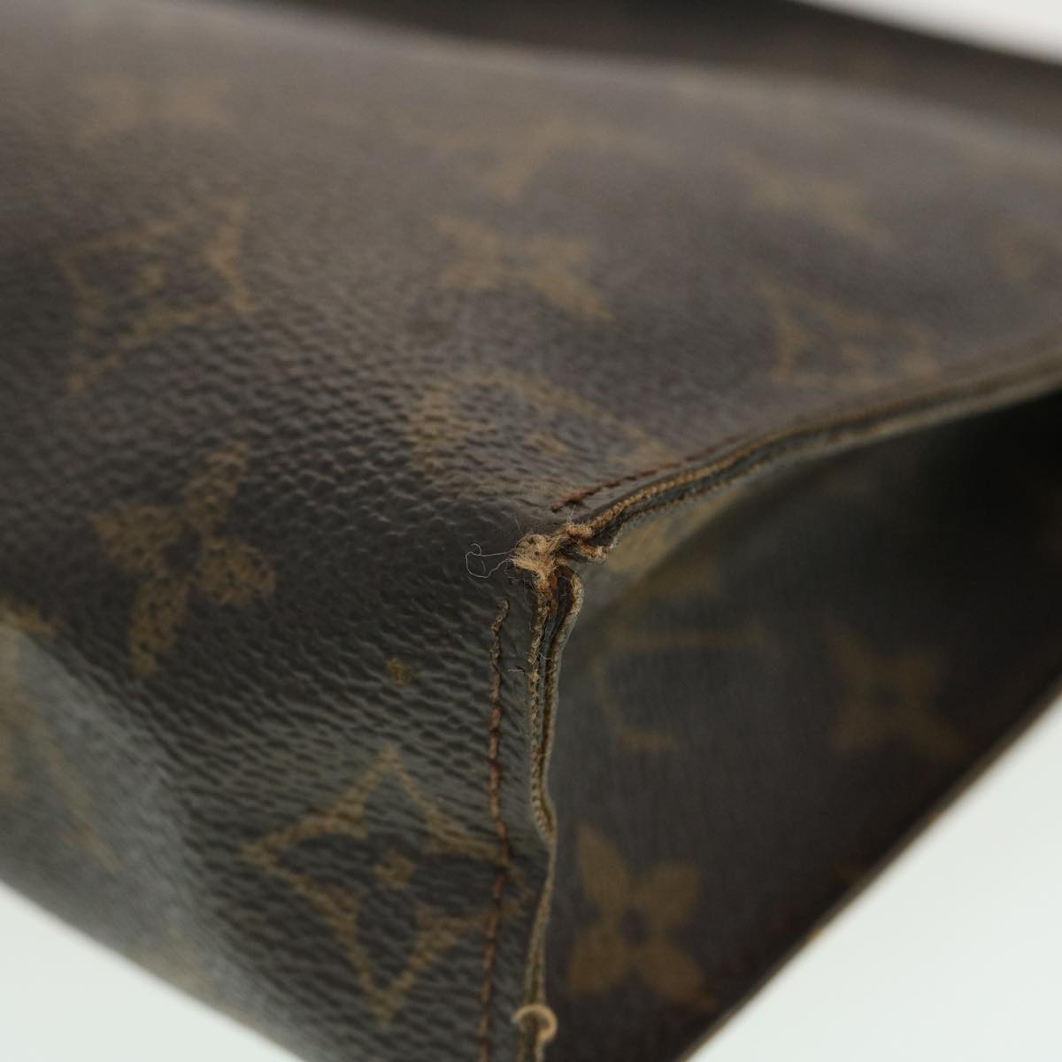 LOUIS VUITTON Monogram Poche Toilette 26 Pouch M47542 LV Auth 40640