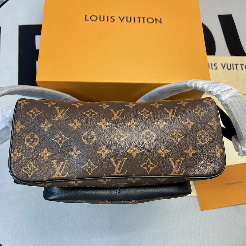 Franco Shops - Louis Vuittons  - 9717