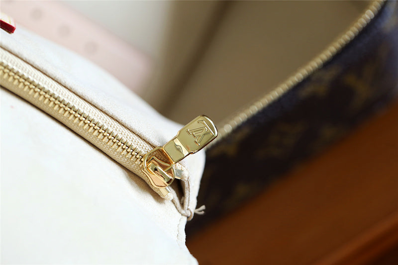 Franco Shops - Louis Vuittons  - 9372