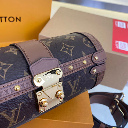 Franco Shops - Louis Vuittons  - 15072