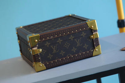 Franco Shops - Louis Vuittons  - 9527