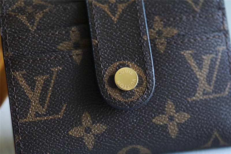 Franco Shops - Louis Vuittons  - 9235