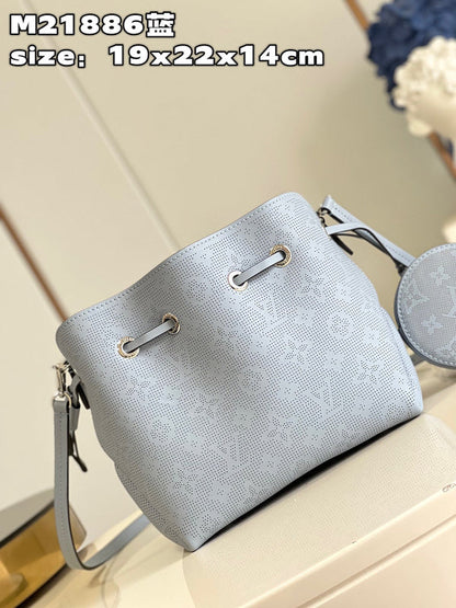 Franco Shops - Louis Vuittons  - 15775
