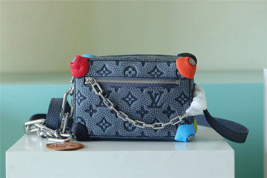 Franco Shops - Louis Vuittons  - 10148
