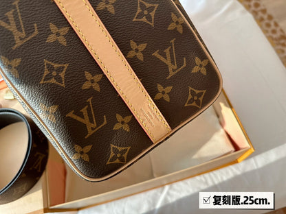 Franco Shops - Louis Vuittons  - 14933