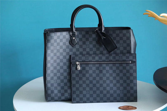 Franco Shops - Louis Vuittons  - 9864
