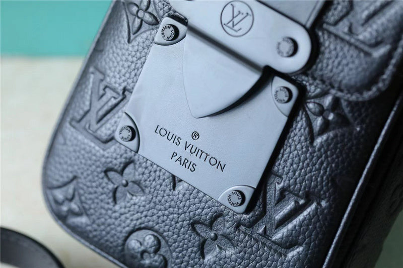 Franco Shops - Louis Vuittons  - 10084