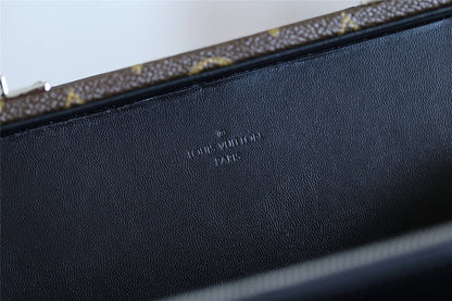 Franco Shops - Louis Vuittons  - 10188