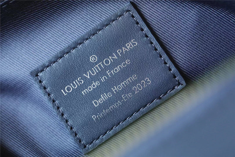 Franco Shops - Louis Vuittons  - 9937