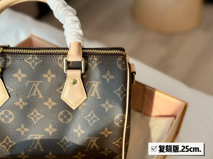 Franco Shops - Louis Vuittons  - 14933