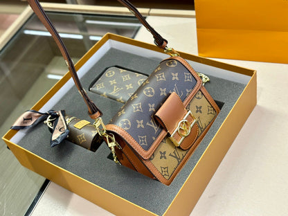Franco Shops - Louis Vuittons  - 14895