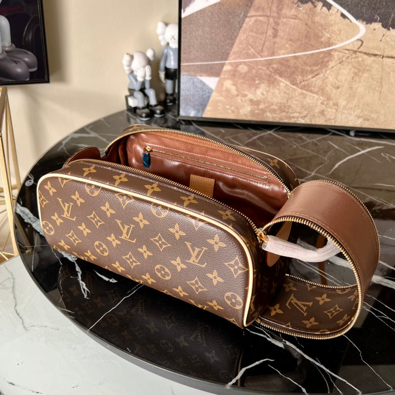 Franco Shops - Louis Vuittons  - 15728
