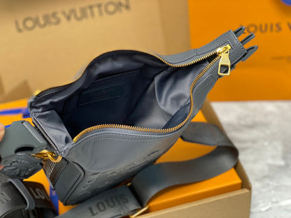 Franco Shops - Louis Vuittons  - 15480