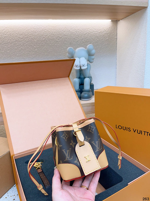 Franco Shops - Louis Vuittons  - 14972