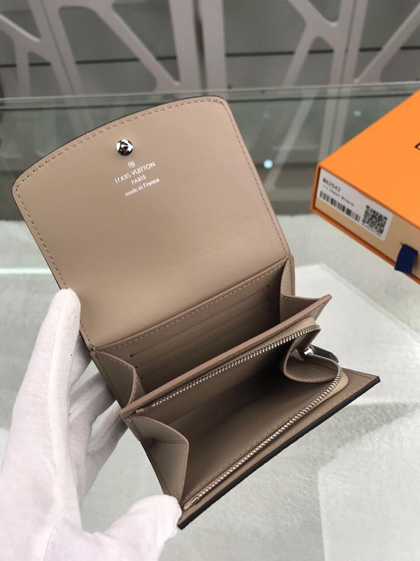 Franco Shops - Louis Vuittons  - 9145